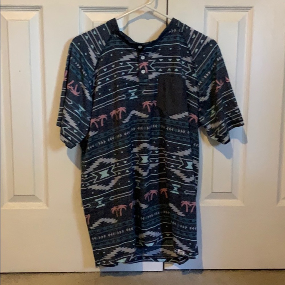 FREE PLANET MENS MEDIUM